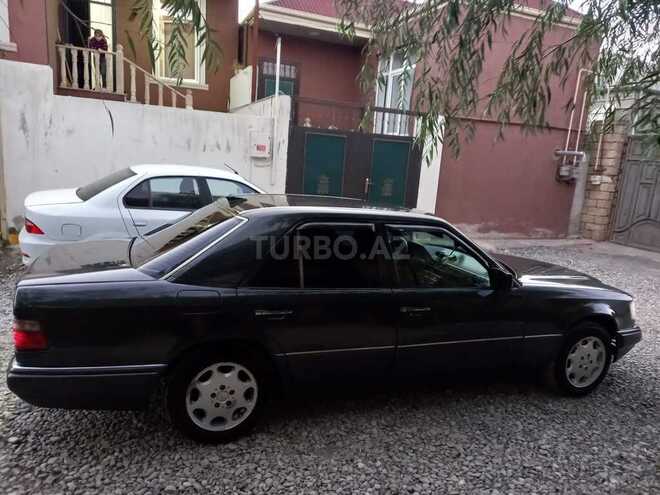 Mercedes E 220 1994, 363,393 km - 2.2 l - Bakı
