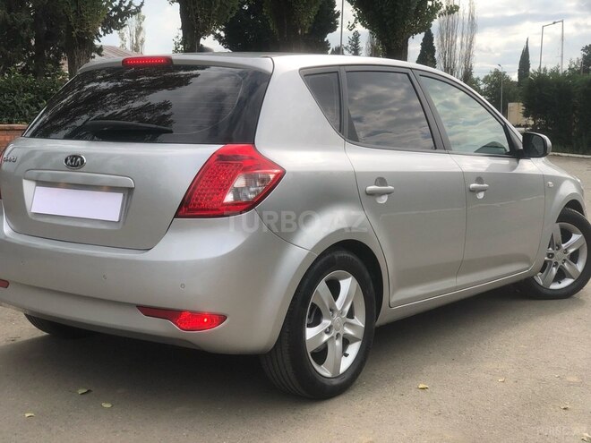 Kia Ceed 2012, 250,165 km - 1.6 l - Astara