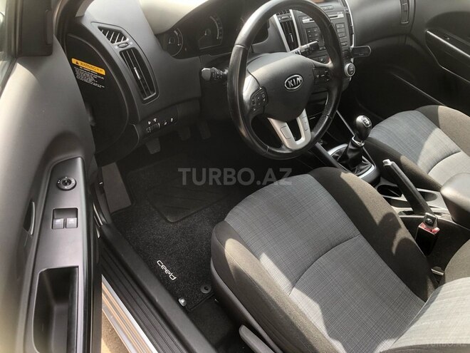 Kia Ceed 2012, 250,165 km - 1.6 l - Astara