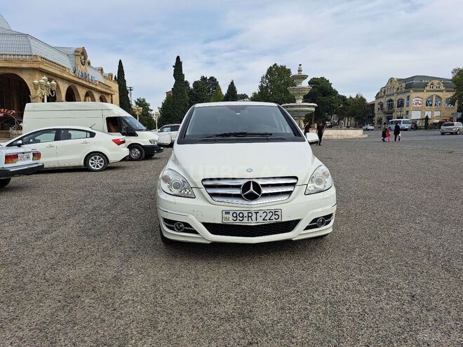 Mercedes B 180 2010, 131,000 km - 1.7 l - Gəncə