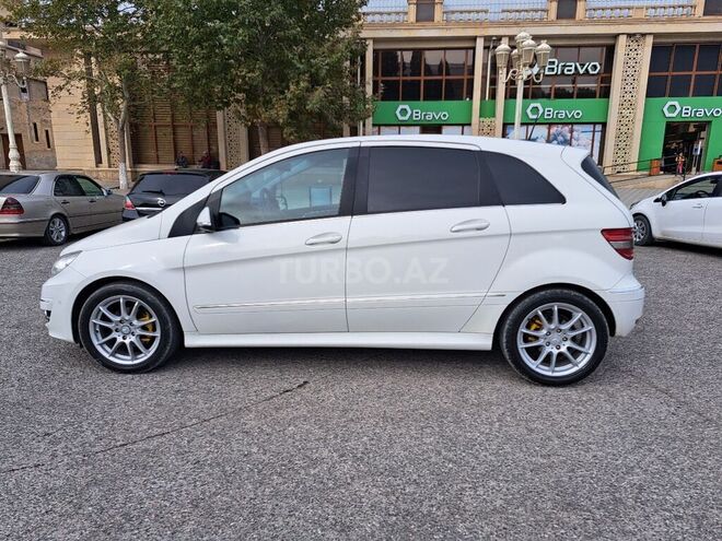 Mercedes B 180 2010, 131,000 km - 1.7 l - Gəncə
