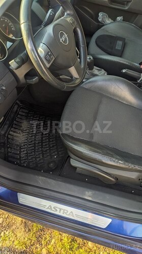 Opel Astra 2006, 185,000 km - 2.0 л - Bakı
