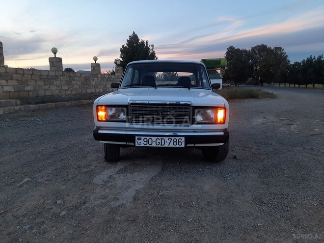 LADA (VAZ) 2107 2009, 20,000 km - 1.6 l - Samux