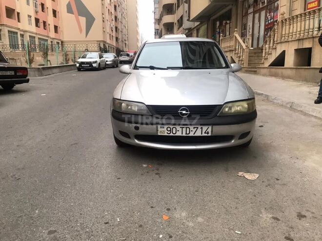 Opel Vectra 1996, 210,000 km - 2.0 л - Bakı