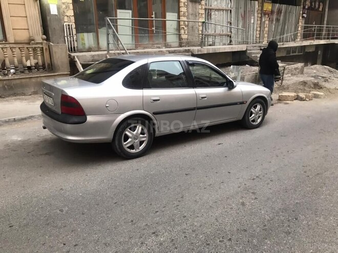 Opel Vectra 1996, 210,000 km - 2.0 л - Bakı