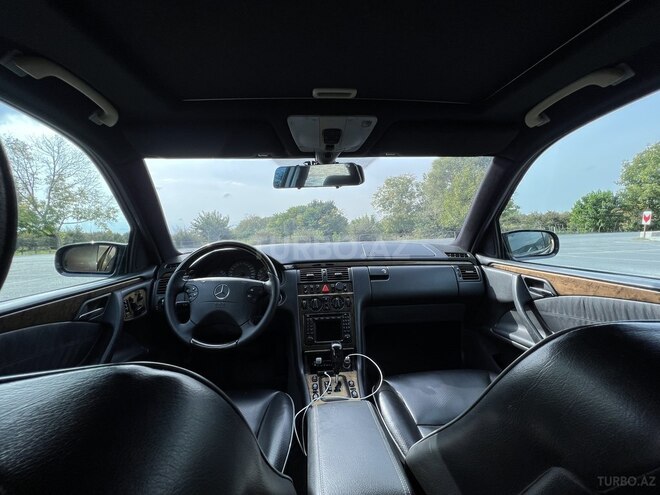 Mercedes E 320 2000, 250,000 km - 3.2 л - Zaqatala