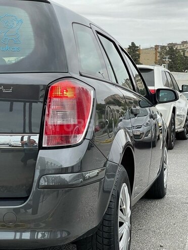 Opel Astra 2010, 194,000 km - 1.4 l - Bakı