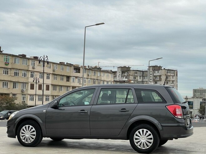 Opel Astra 2010, 194,000 km - 1.4 l - Bakı