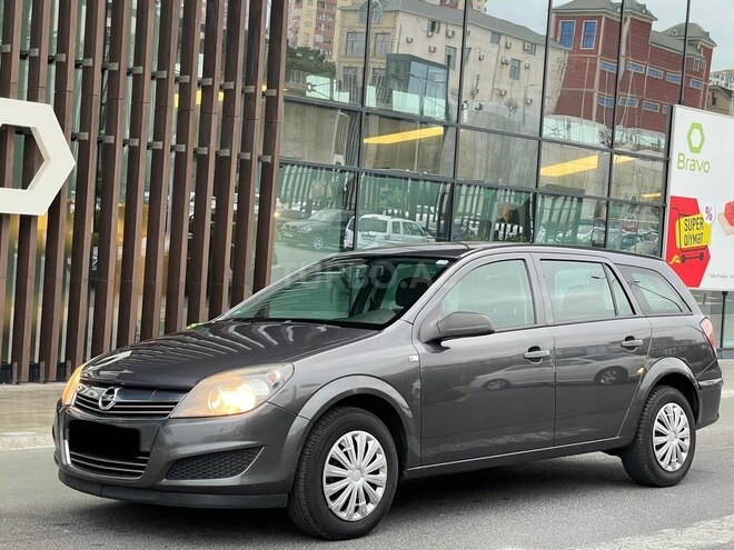 Opel Astra 2010, 194,000 km - 1.4 l - Bakı
