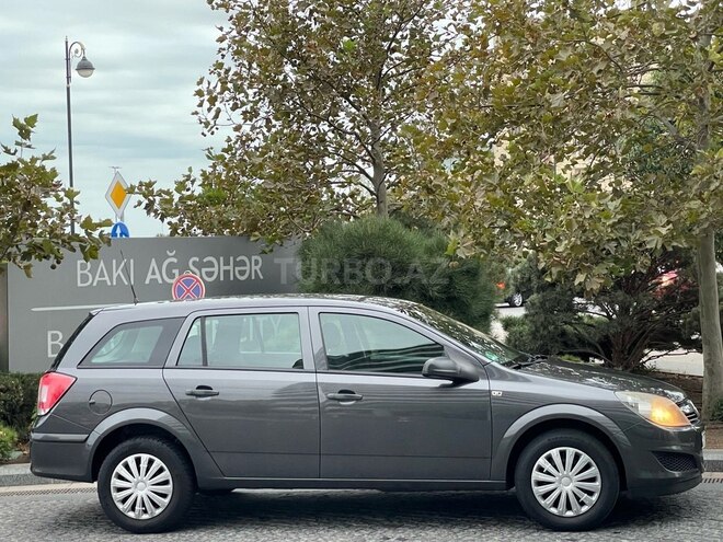 Opel Astra 2010, 194,000 km - 1.4 l - Bakı