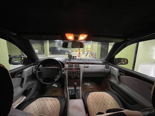 Mercedes E 240 1997, 425,000 km - 2.4 l - Bakı