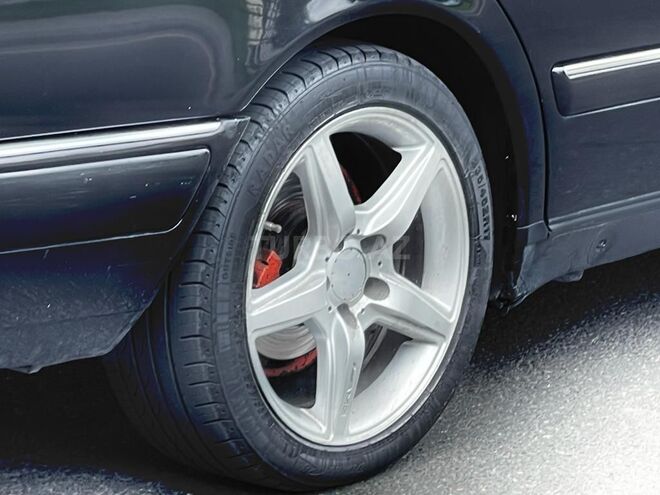 Mercedes E 240 1997, 425,000 km - 2.4 l - Bakı