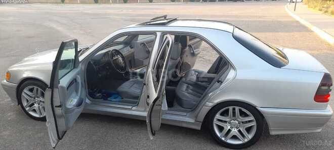 Mercedes C 230 1999, 242,000 km - 2.3 л - Qax