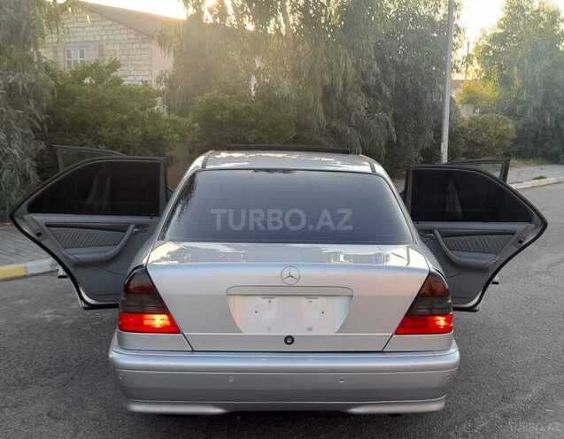 Mercedes C 230 1999, 242,000 km - 2.3 л - Qax