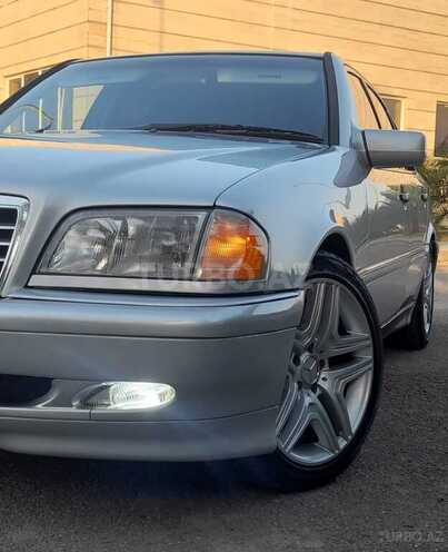 Mercedes C 230 1999, 242,000 km - 2.3 л - Qax