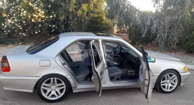 Mercedes C 230 1999, 242,000 km - 2.3 л - Qax