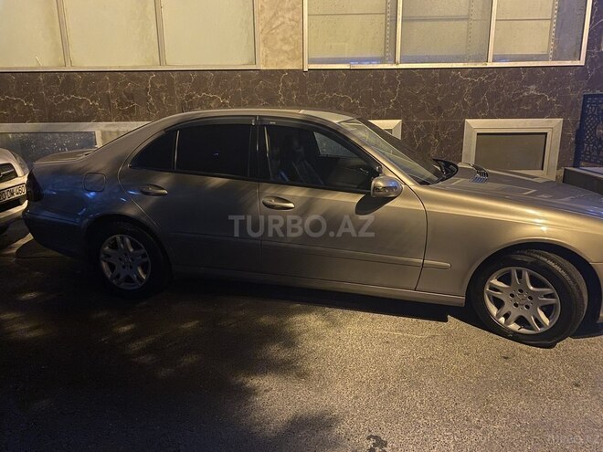 Mercedes E 220 2004, 300,000 km - 2.2 l - Bakı