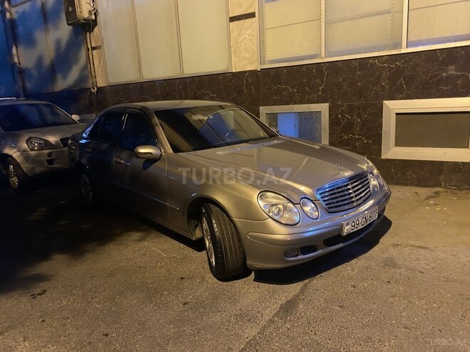 Mercedes E 220 2004, 300,000 km - 2.2 l - Bakı
