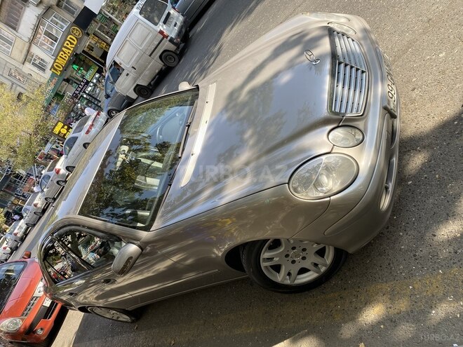 Mercedes E 220 2004, 300,000 km - 2.2 l - Bakı