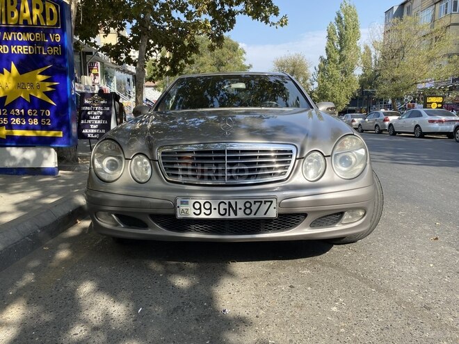 Mercedes E 220 2004, 300,000 km - 2.2 l - Bakı