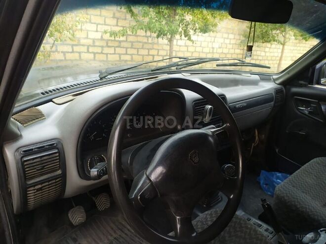 GAZ 3110 1998, 300,000 km - 2.4 l - Qəbələ