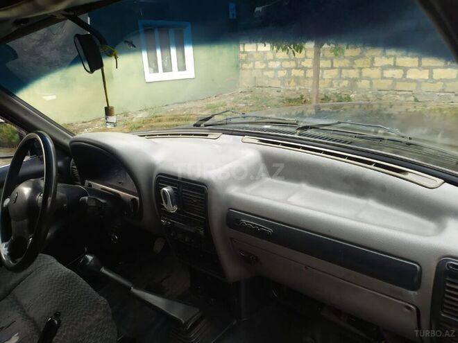 GAZ 3110 1998, 300,000 km - 2.4 l - Qəbələ