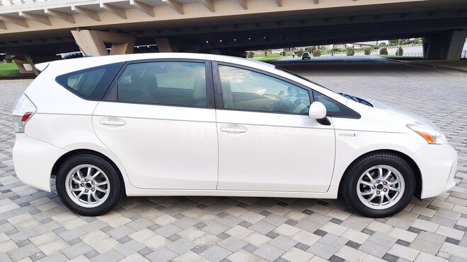 Toyota Prius V 2012, 136,000 km - 1.8 l - Bakı