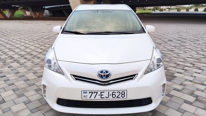Toyota Prius V 2012, 136,000 km - 1.8 l - Bakı