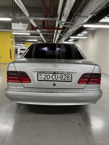 Mercedes E 240 1999, 250,000 km - 2.4 l - Gəncə