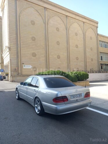 Mercedes E 270 2000, 295,000 km - 2.7 l - Bakı
