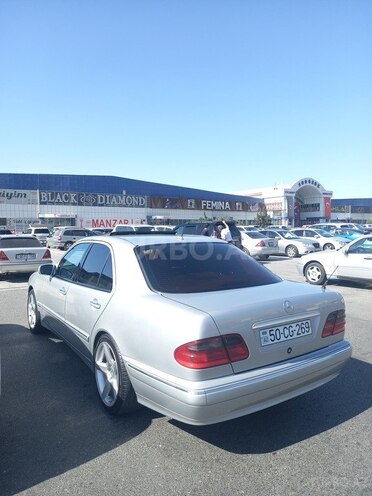 Mercedes E 270 2000, 295,000 km - 2.7 l - Bakı