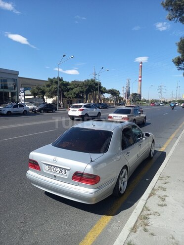 Mercedes E 270 2000, 295,000 km - 2.7 l - Bakı