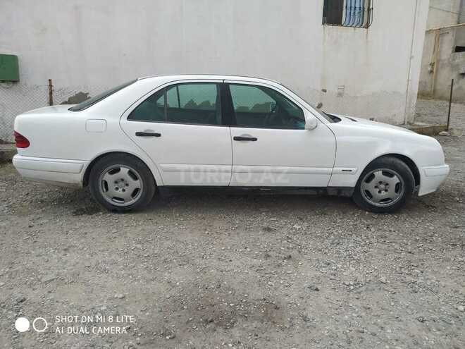 Mercedes E 220 1999, 385,000 km - 2.2 л - Bakı