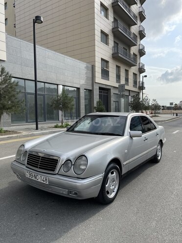Mercedes E 230 1996, 370,000 km - 2.3 l - Bakı