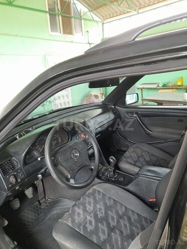 Mercedes C 180 1999, 263,000 km - 1.8 l - Salyan