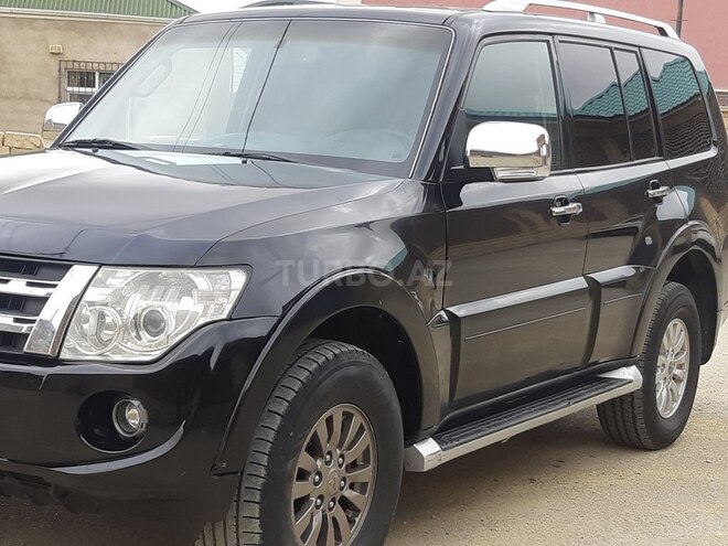 Mitsubishi Pajero 2010, 235,000 km - 3.5 л - Bakı