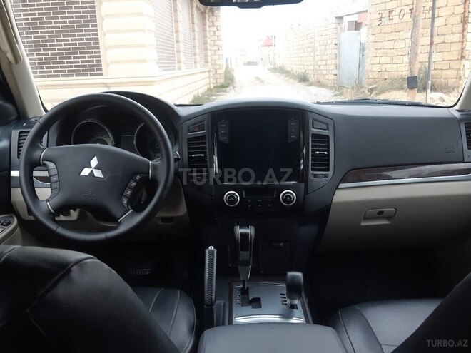 Mitsubishi Pajero 2010, 235,000 km - 3.5 л - Bakı