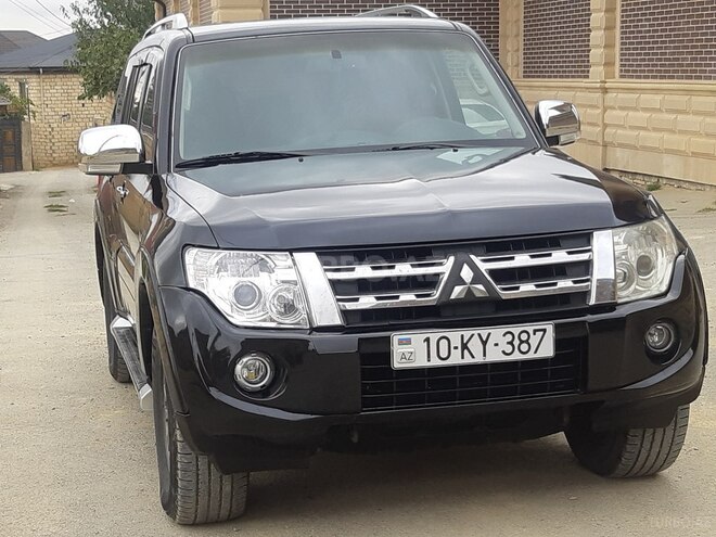 Mitsubishi Pajero 2010, 235,000 km - 3.5 л - Bakı