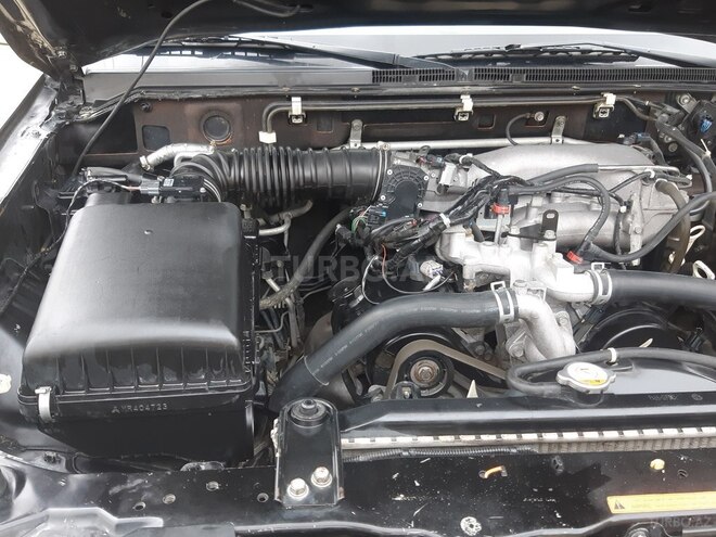 Mitsubishi Pajero 2010, 235,000 km - 3.5 л - Bakı
