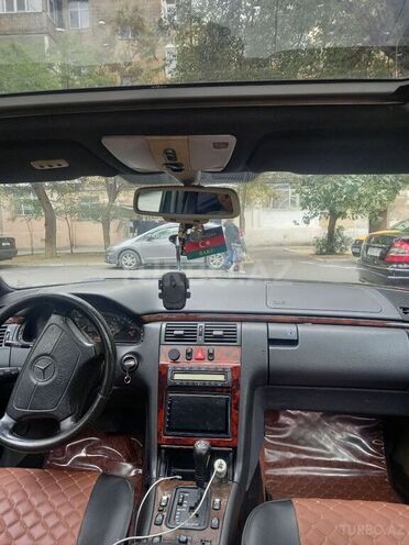 Mercedes E 320 1996, 259,000 km - 3.2 л - Bakı