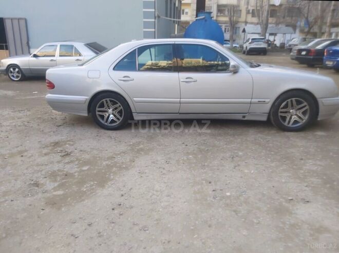 Mercedes E 270 2001, 380,000 km - 2.7 l - Bakı