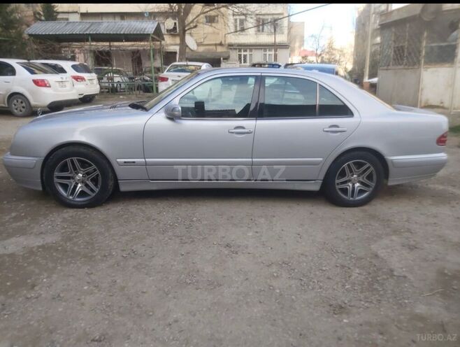 Mercedes E 270 2001, 380,000 km - 2.7 l - Bakı