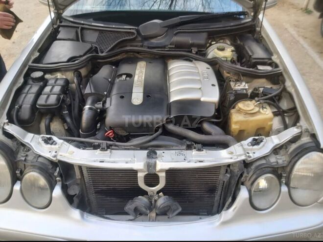Mercedes E 270 2001, 380,000 km - 2.7 l - Bakı