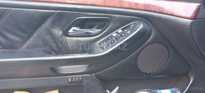 BMW 528 1995, 300,000 km - 2.8 l - Sumqayıt