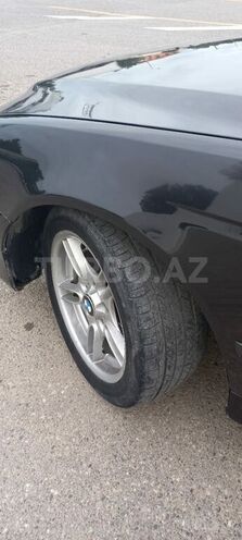 BMW 528 1995, 300,000 km - 2.8 l - Sumqayıt