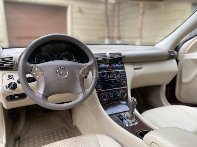 Mercedes C 240 2004, 269,000 km - 2.6 l - Bakı