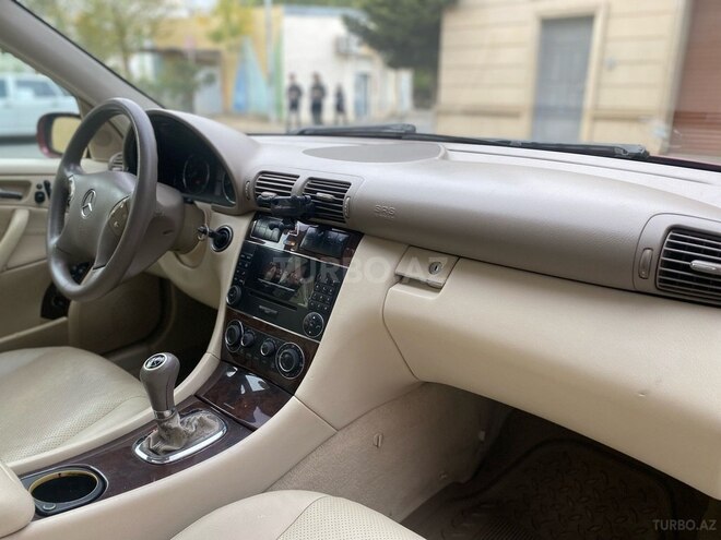 Mercedes C 240 2004, 269,000 km - 2.6 l - Bakı