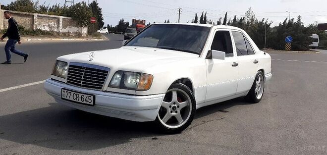 Mercedes E 220 1994, 468,000 km - 2.2 l - Bakı