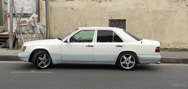 Mercedes E 220 1994, 468,000 km - 2.2 l - Bakı