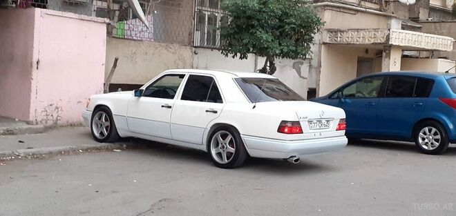 Mercedes E 220 1994, 468,000 km - 2.2 l - Bakı
